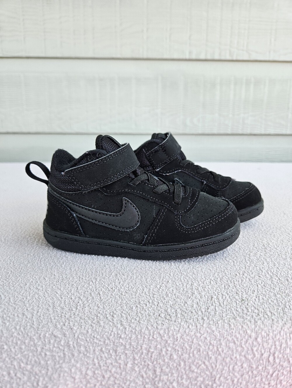 Nike Court Borough Mid Toddler SZ 8C Black Sneaker Hook & Loop 870027-001